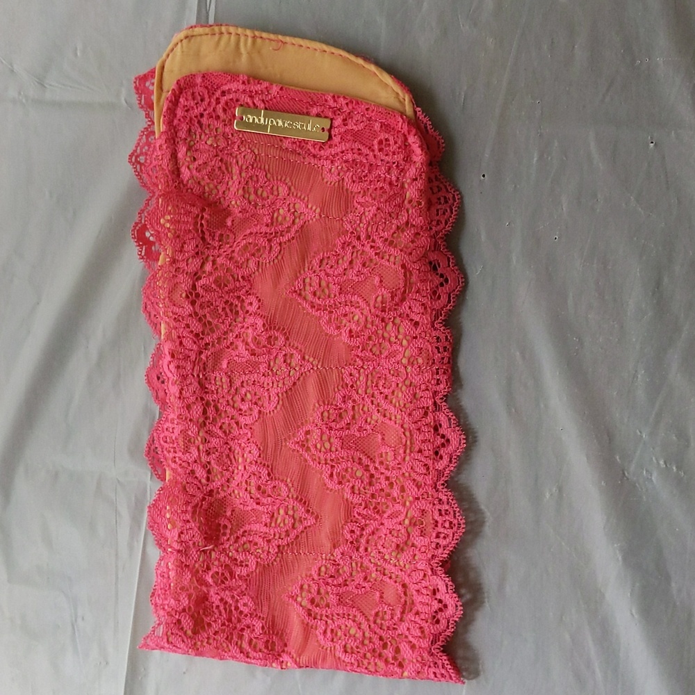 GirlyGo Garter--garter w/secret pockets!